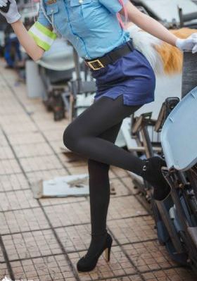 年轻女教师在线观看晓东电影院_剧情片手机在线观看