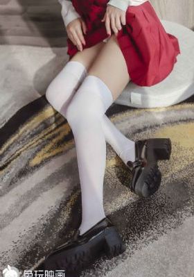 欧美明星披肩街拍图片_720电影免费在线