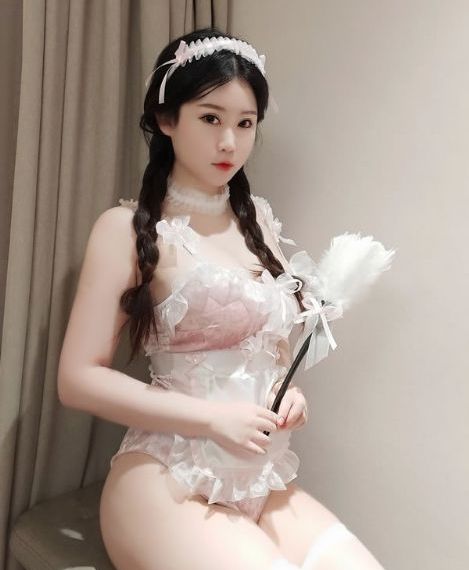 欧美大腿大码模特视频走秀_4K影视在线观看