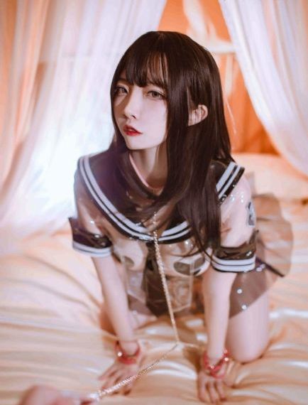 欧美摸下摸胸视频_免费高清在线观看